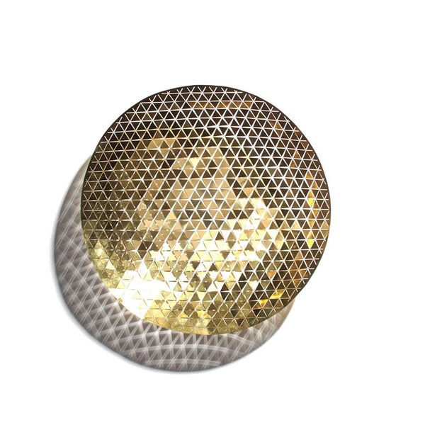 Schale «Push» in brass von Fundamental Berlin