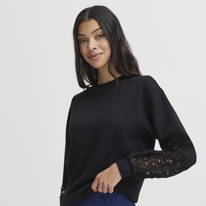Sweatshirt «Pusti Lace» in schwarz von b.young
