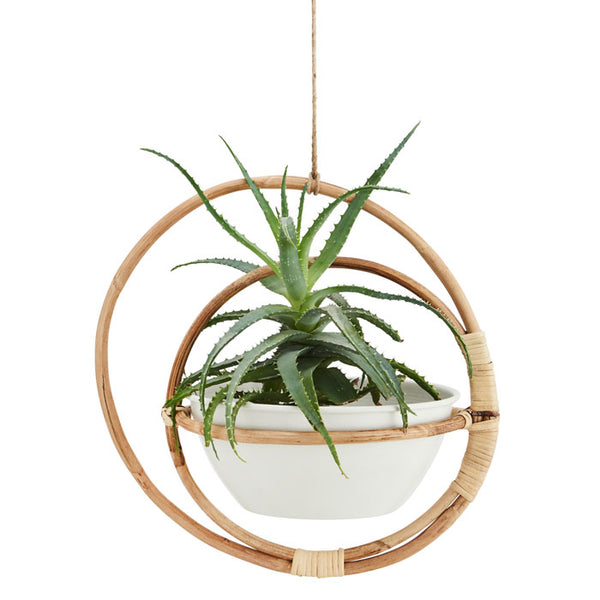 Hanging bamboo flower pot holder von Madam Stoltz