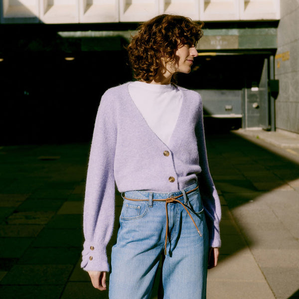 Cardigan «Omea Frill» in lila von b.young