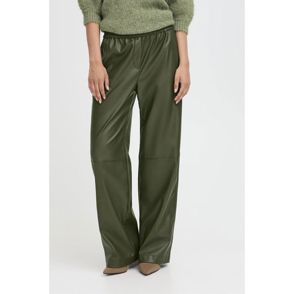 Kunstlederhose «Daja» in olivegrün von b.young