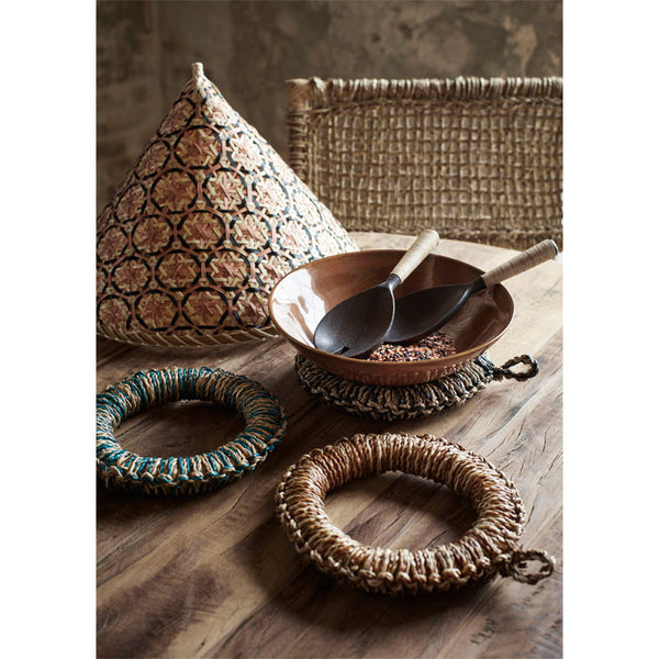 Seagrass trivet in 3 verschiedenen Farben von Madam Stoltz