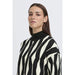 Pulli «Otari» in weiss-schwarz von b.young