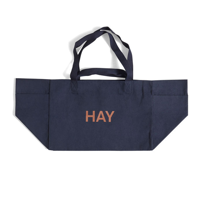 Weekend bag in midnight blue von HAY