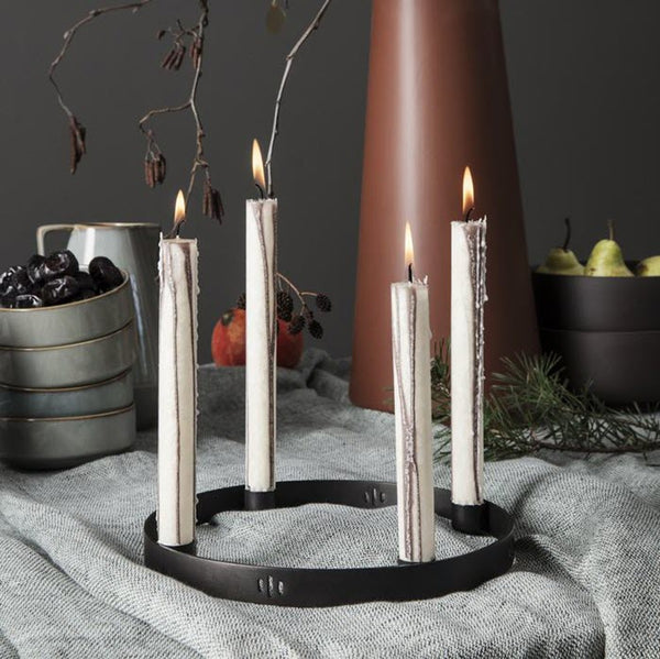 Kerzenhalter «CIRCLE» small black von Ferm Living