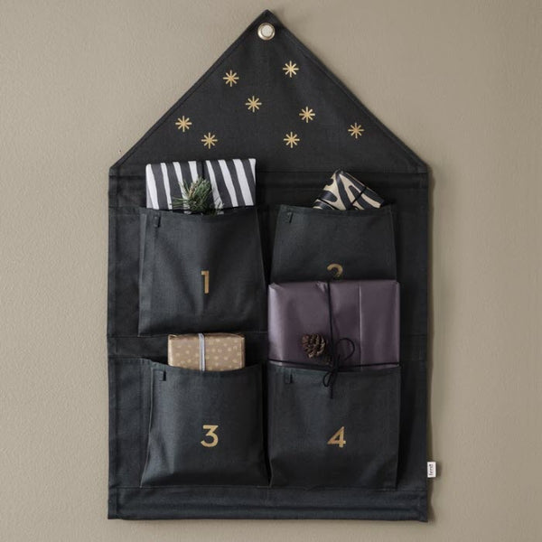 Adventskalender «STAR» in dark green von Ferm Living