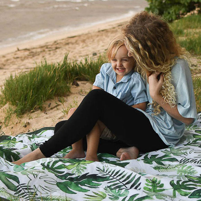 Outdoor Blanket «Tropical Leaf» von Little Unicorn